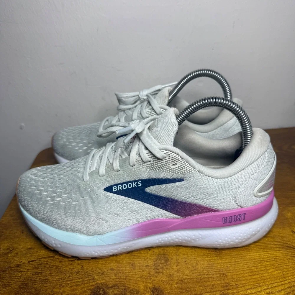 Brooks Ghost 16 Running Shoes Womens Size 7.5 Grey Pink 1204071B175